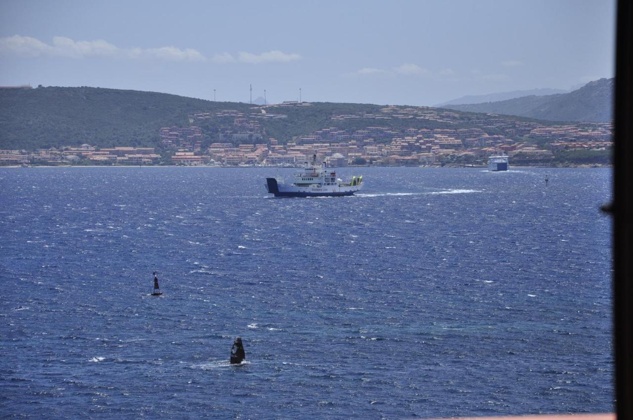Appartamentino Panoramico...Con Finestra Sul Mare! La Maddalena  Eksteriør bilde