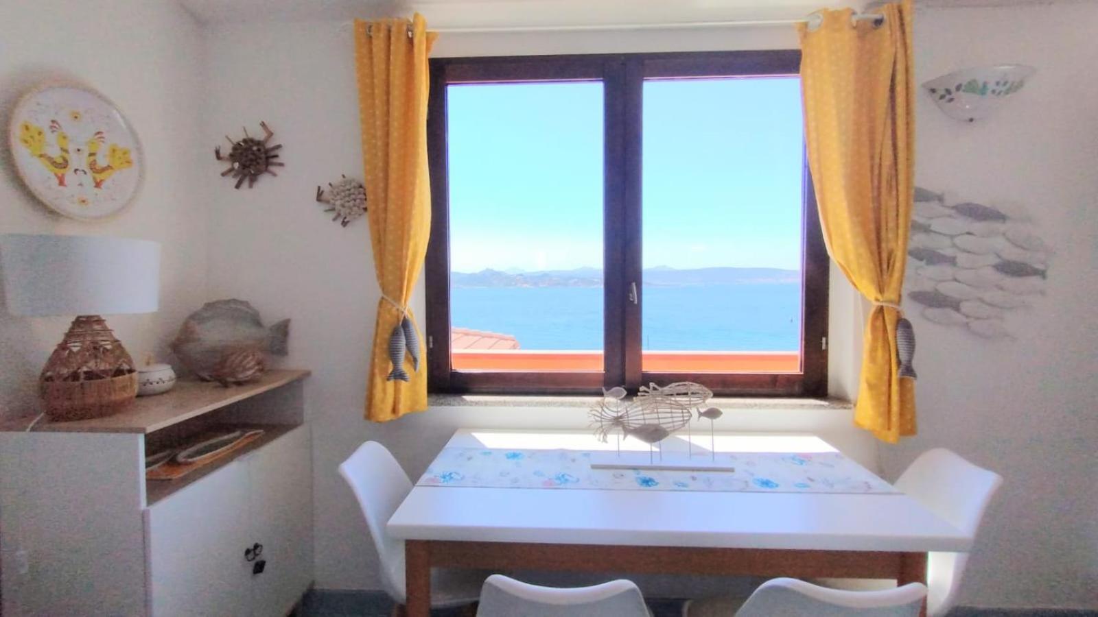 Appartamentino Panoramico...Con Finestra Sul Mare! La Maddalena  Eksteriør bilde